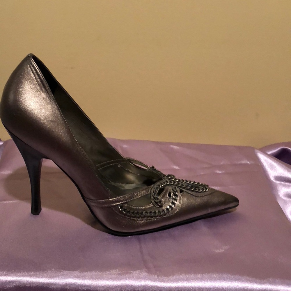 High Heels - Picture 5 of 7